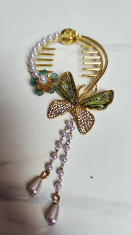 گیره گوجه ای پروانه رزینی آویزدار